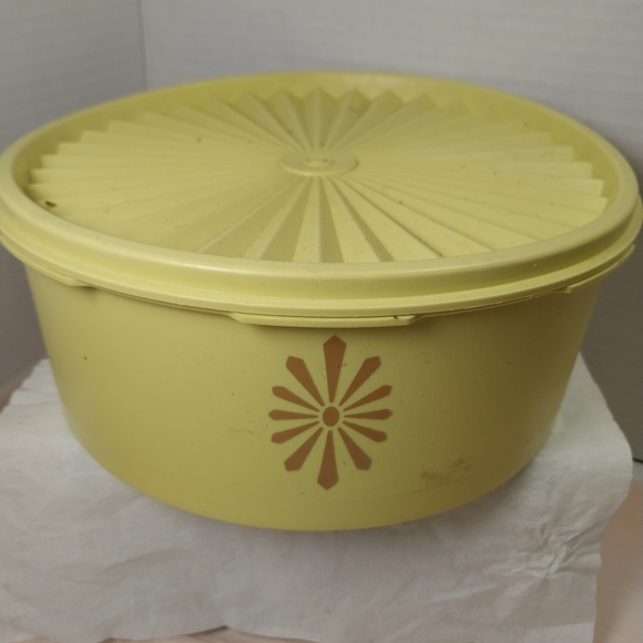 Other - Vintage Tupperware gold/yellow